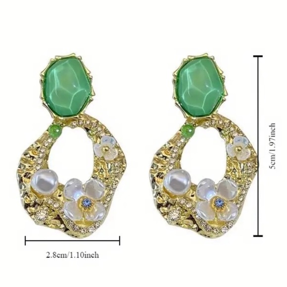 - 💖Pink &GoldTone Resin Post Back Statement Drop Dangle Earrings - Picture 16 of 16